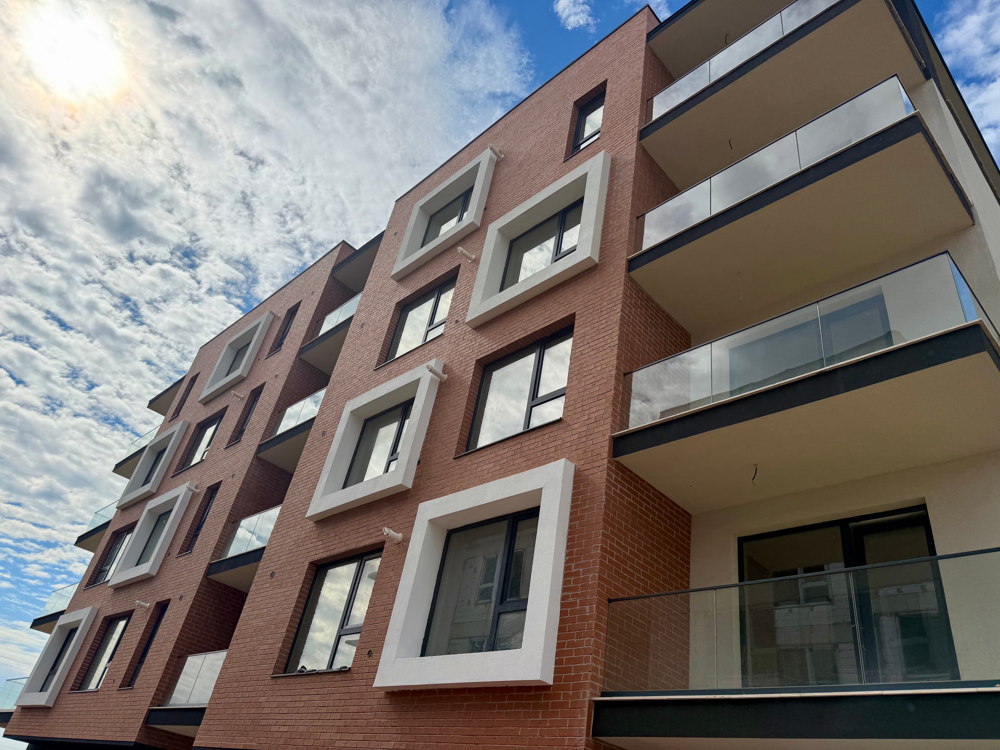 Ansamblu Doubless Residence Dobroești — imagine 2